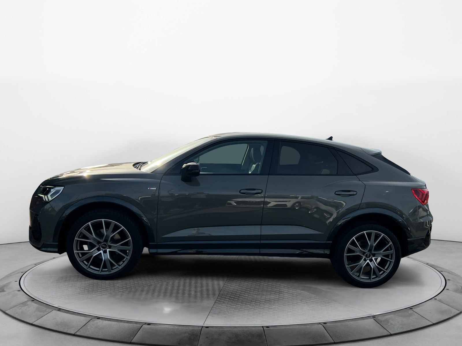 Audi Q3 Sportback 35 TDI S-Tronic S-Line, 20", AHK, A imagem 2