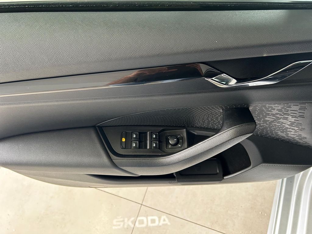 Skoda Octavia Combi DSG CLEVER NAVI*ViCo*CAM*4xSHZ*LED