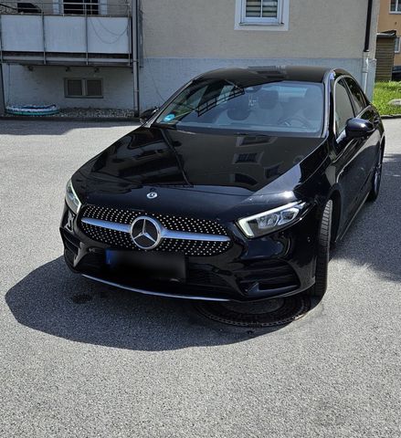 MERCEDES-BENZ Mercedes-Benz A 250 e Limousine  AMG Line...