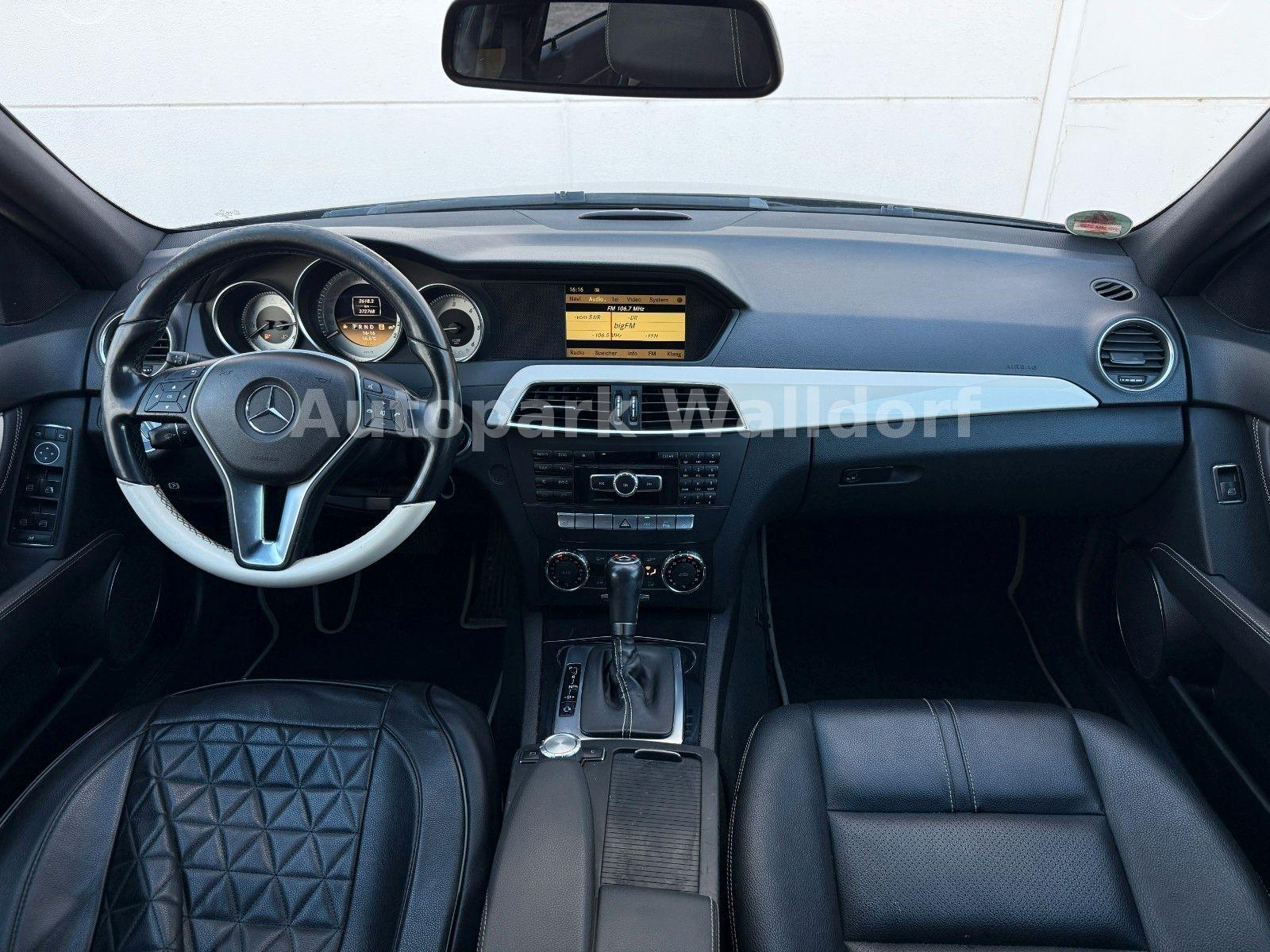 Mercedes-Benz C220 2011 — photo 15
