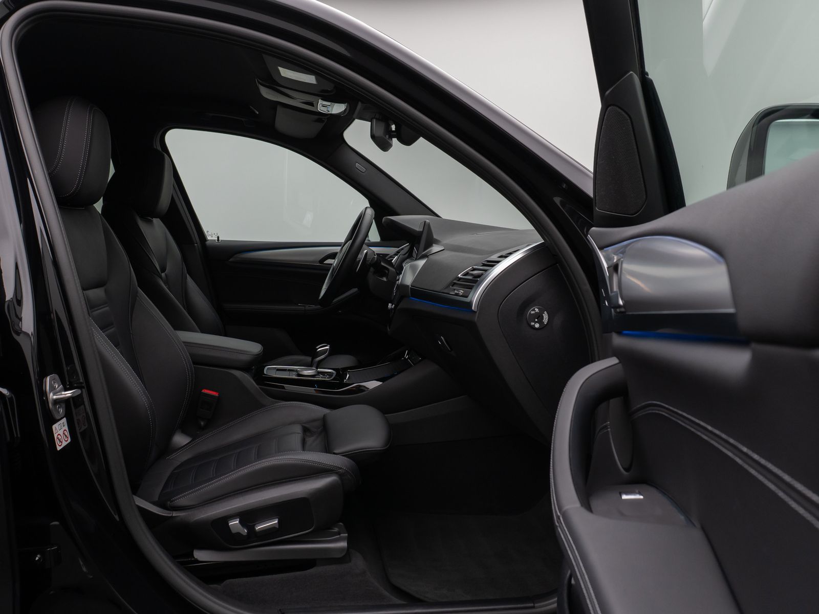 Fahrzeugabbildung BMW X3 xD30e M Sport 360° DAB HiFi AHK Leder 19Zoll