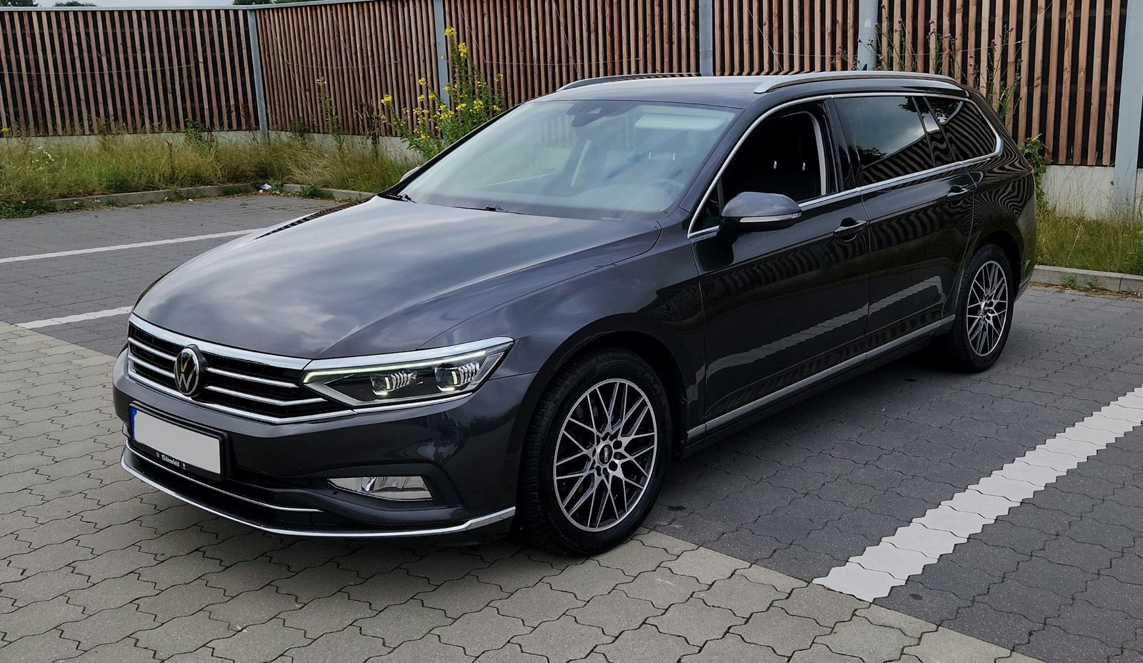 VW Passat 2.0TDI*TÜV NEU*I.Q Matrix LED*AHK*A...