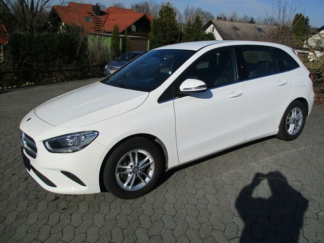 Mercedes-Benz B 180 d+Leder+AHK+PDC+Rückfahrkamera