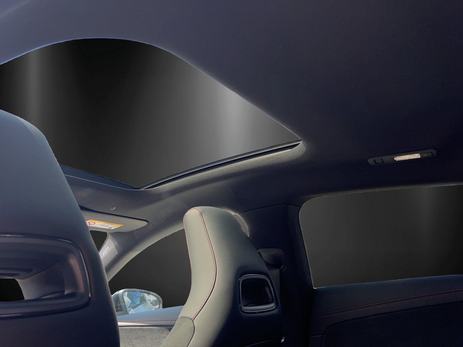 Fahrzeugabbildung Mercedes-Benz CLA 200 d Shooting Brake AMG Pano DISTRO 360 Key