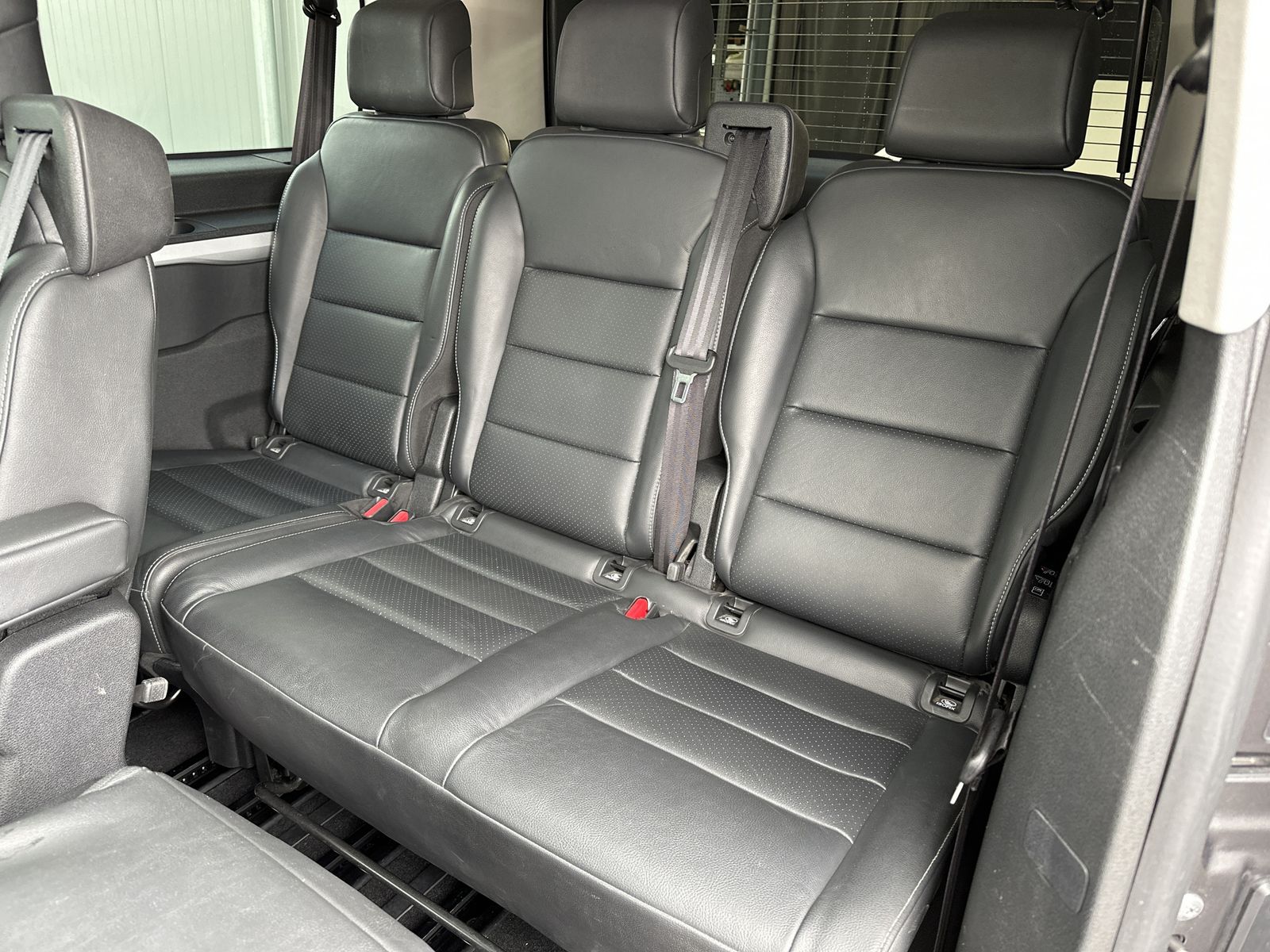 Fahrzeugabbildung Opel Zafira Life 2.0 D Aut. BlackEd. NAV+XEN+PANORAMA
