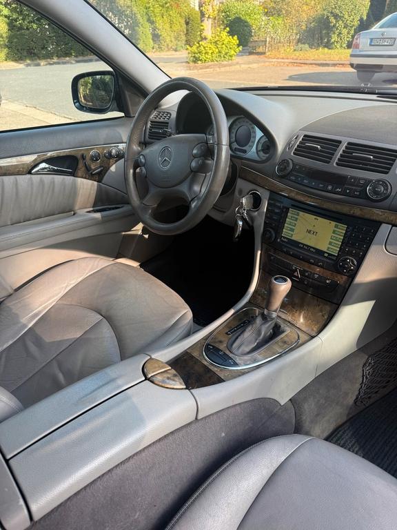 Mercedes-Benz E 320