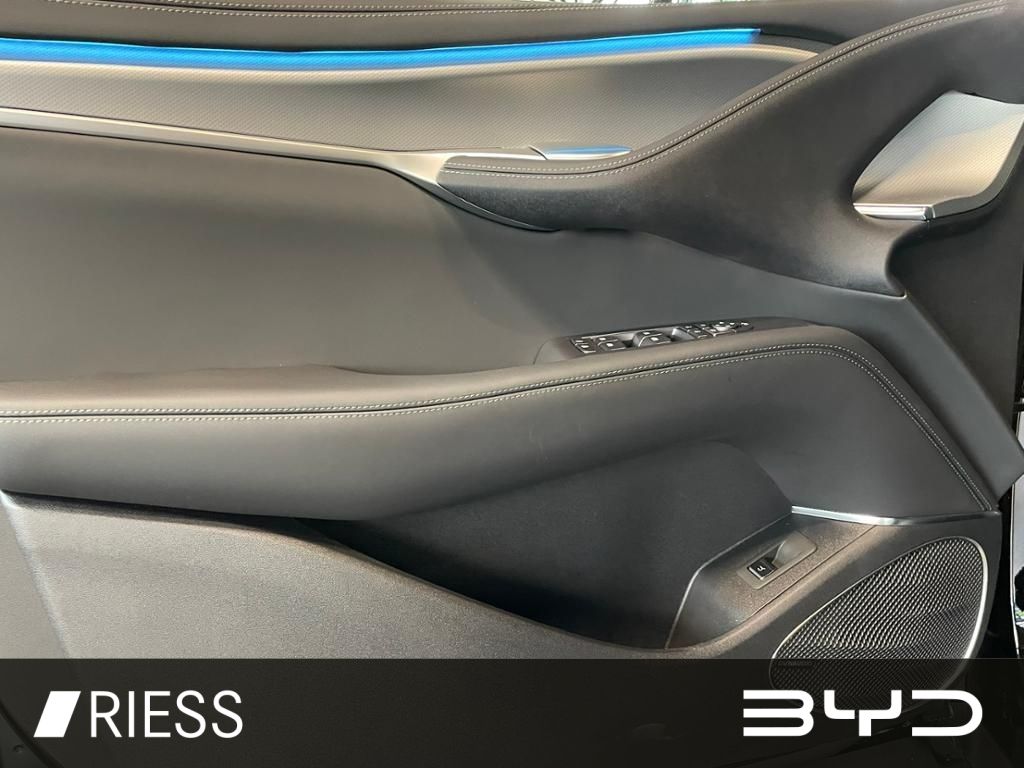 BYD SEALION 7