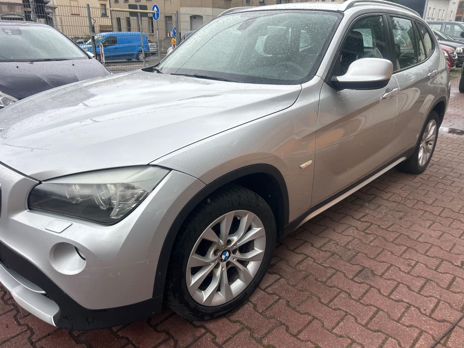 BMW X1 xDrive18d xLine. Panorama, Xenon.