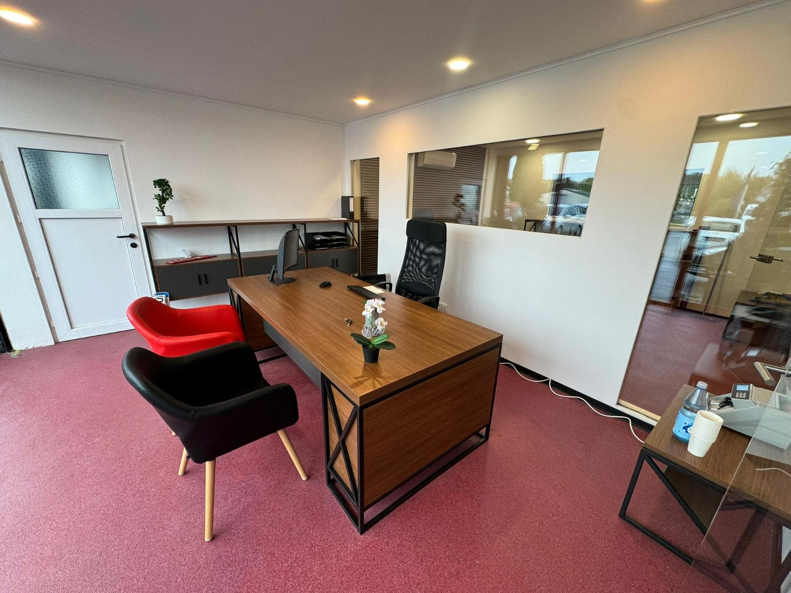 showroom-image-bottom