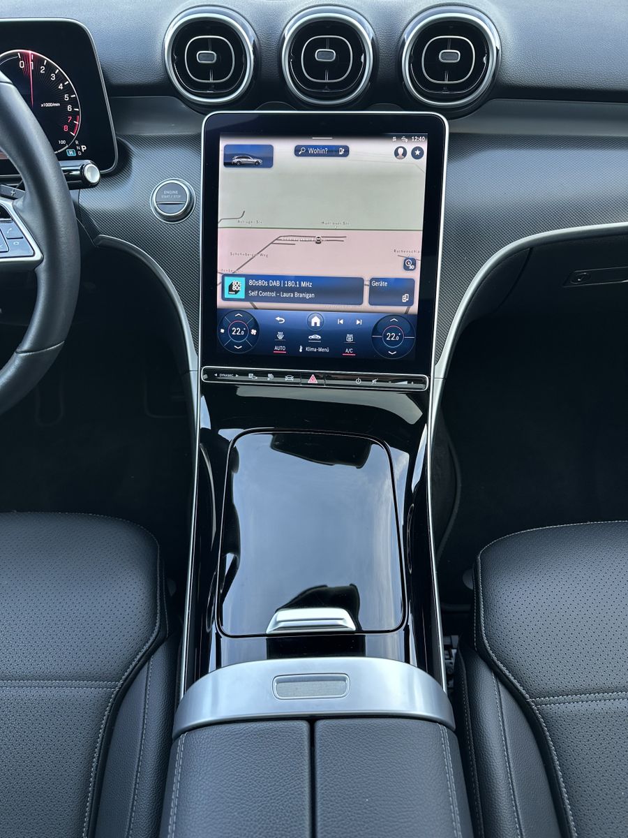 Fahrzeugabbildung Mercedes-Benz C 300e T Avantgarde NAV+LED+PANO+360°+V-COCKPIT