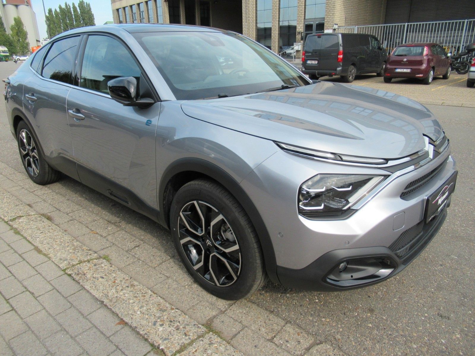 Citroën e-C4 X 50kWh Shine Pack-HUD-ACC-LEDER-MASSAGE imagem 3