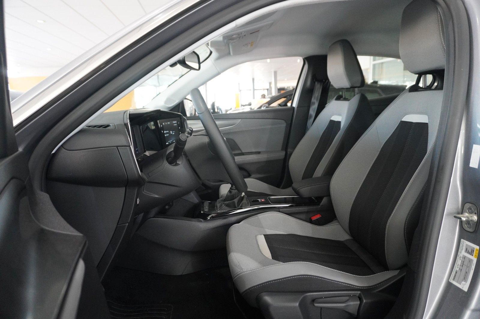 Fahrzeugabbildung Opel Mokka ELEGANCE 1.2T NAVI/LED/KAMERA/SPORT/SH/DAB