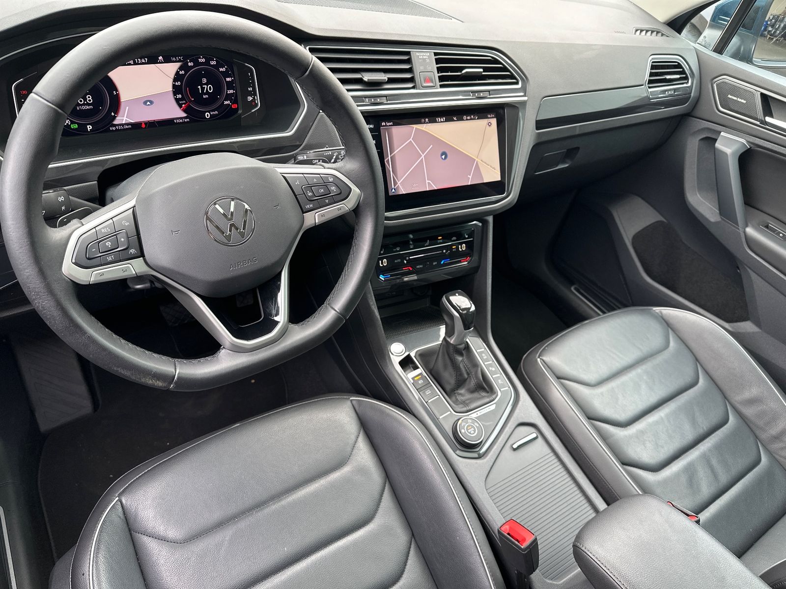Fahrzeugabbildung Volkswagen Tiguan 2.0 TDI 4M DSG Elegance NAV+MATRIX