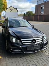 Mercedes-Benz C 200 CDI AVANTGARDE PANORAMA AUTOMATIK - Mercedes-Benz C 200 aus 2012 mit Diesel-Antrieb: Kombi