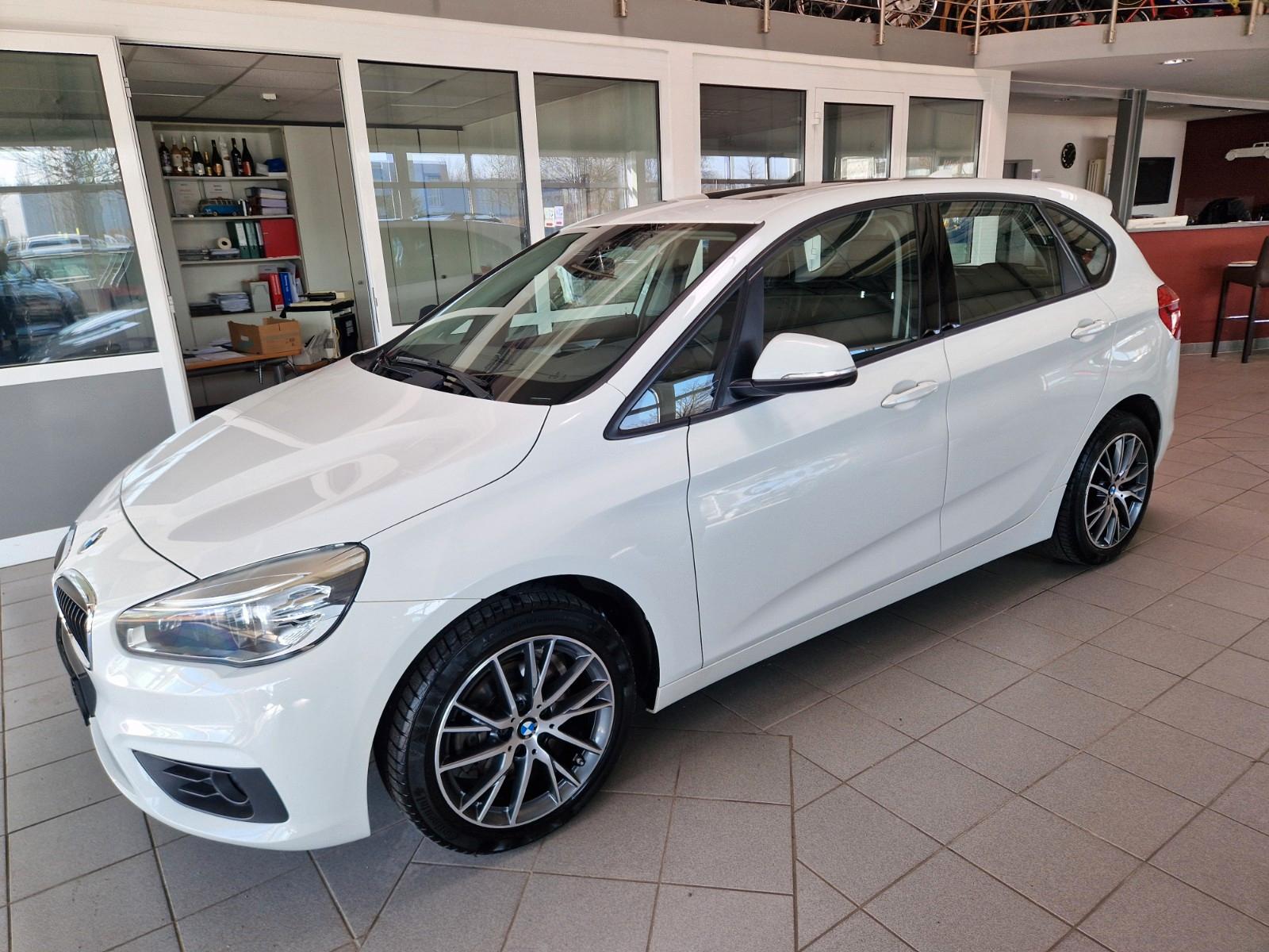 BMW 218 2 Active Tourer 218d Sport Line NAV PANO AHK