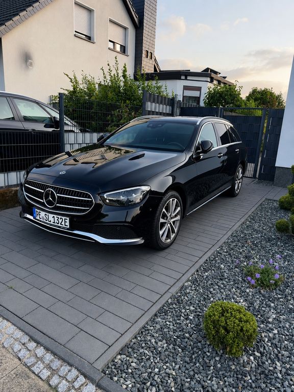 Image of Mercedes-Benz E 300