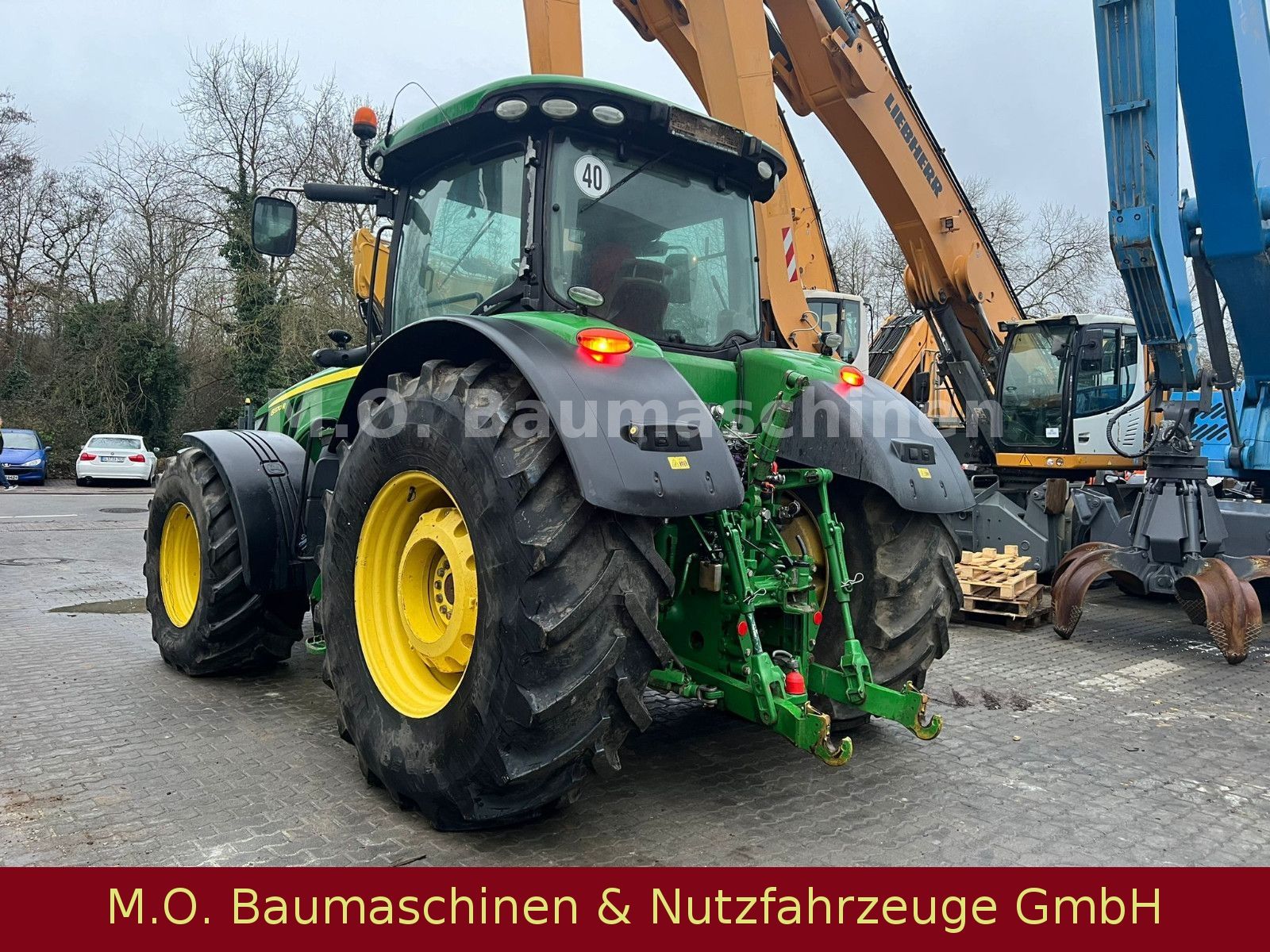 Fahrzeugabbildung John Deere 8370 R