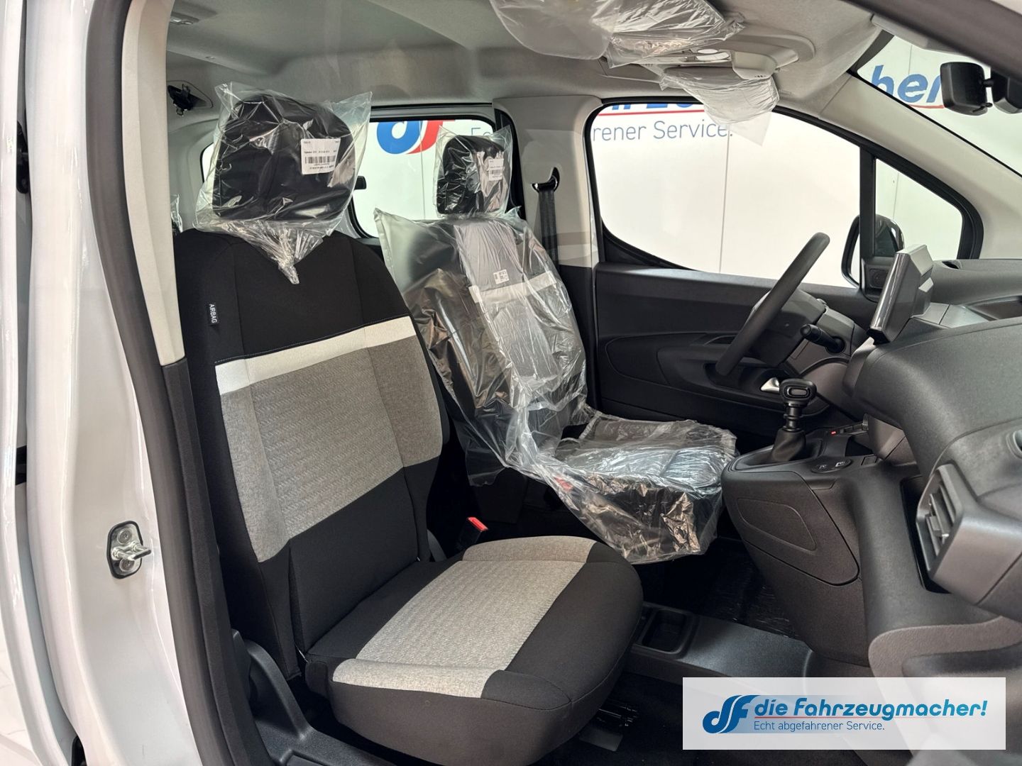 Fahrzeugabbildung Citroën Berlingo Plus M Digitales Cockpit LED Apple CarP