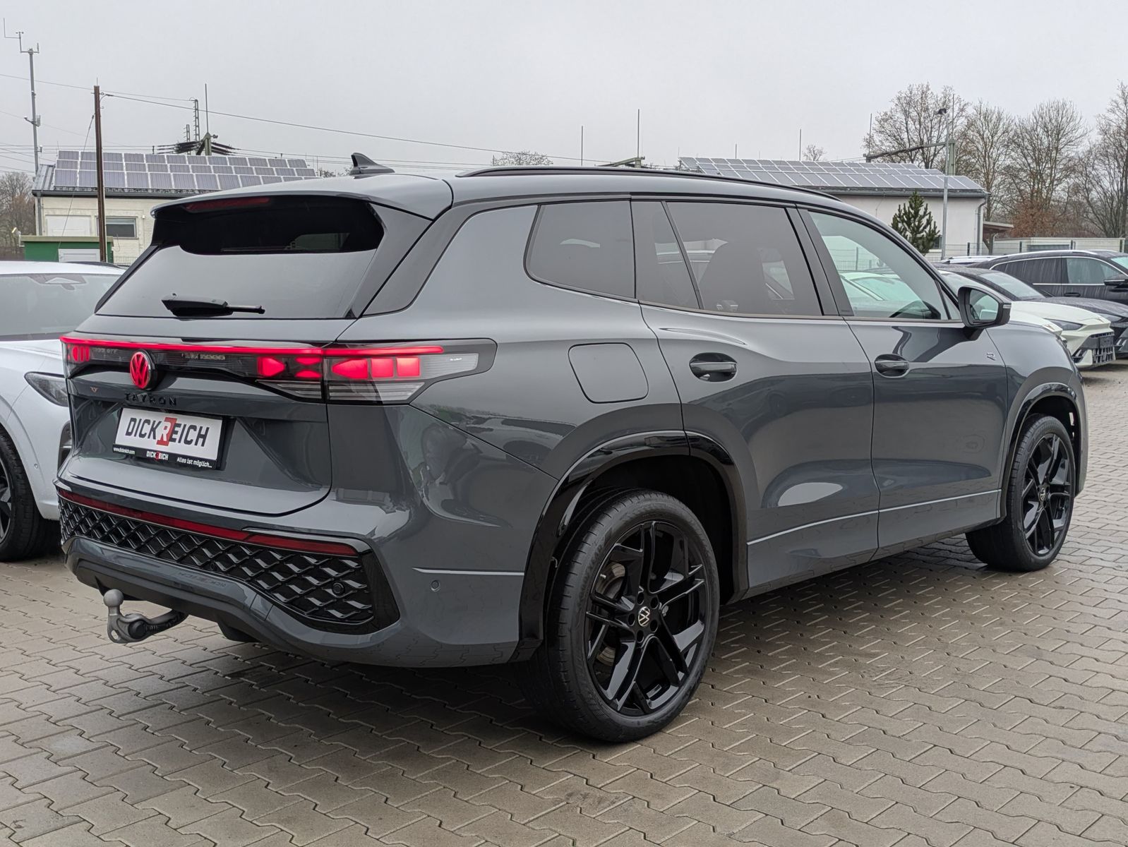 Fahrzeugabbildung Volkswagen Tayron 2.0 TDI 4M R-Line BLACK*7Si*MATRIX*PANO