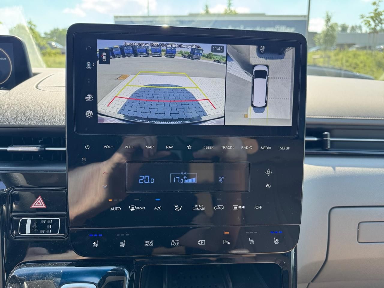 Fahrzeugabbildung Hyundai STARIA SIGNATURE *PANO*LED*NAVI*BOSE-SOUND*360°