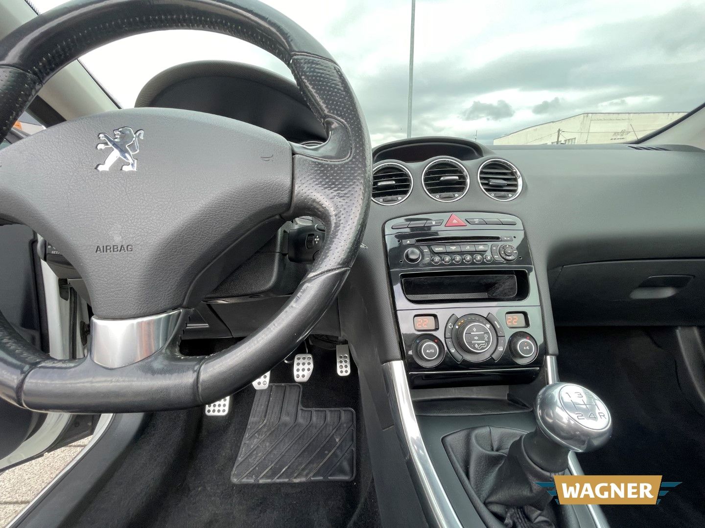 Fahrzeugabbildung Peugeot 308 CC Cabrio-Coupe Premium Klimaautomatik