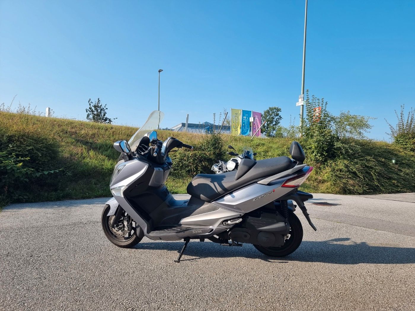 Fahrzeugabbildung SYM GTS 125i