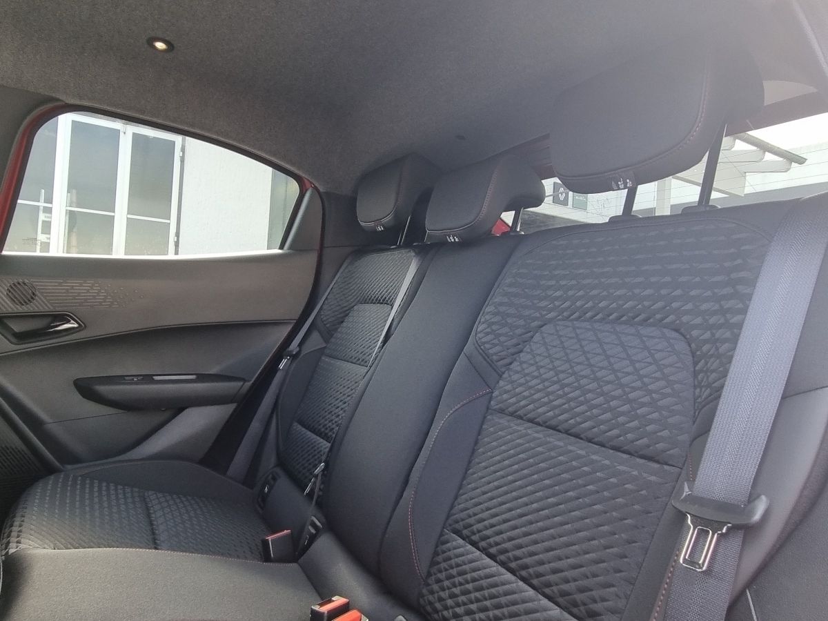 Fahrzeugabbildung Renault Clio Techno Full Hybrid E-Tech 160