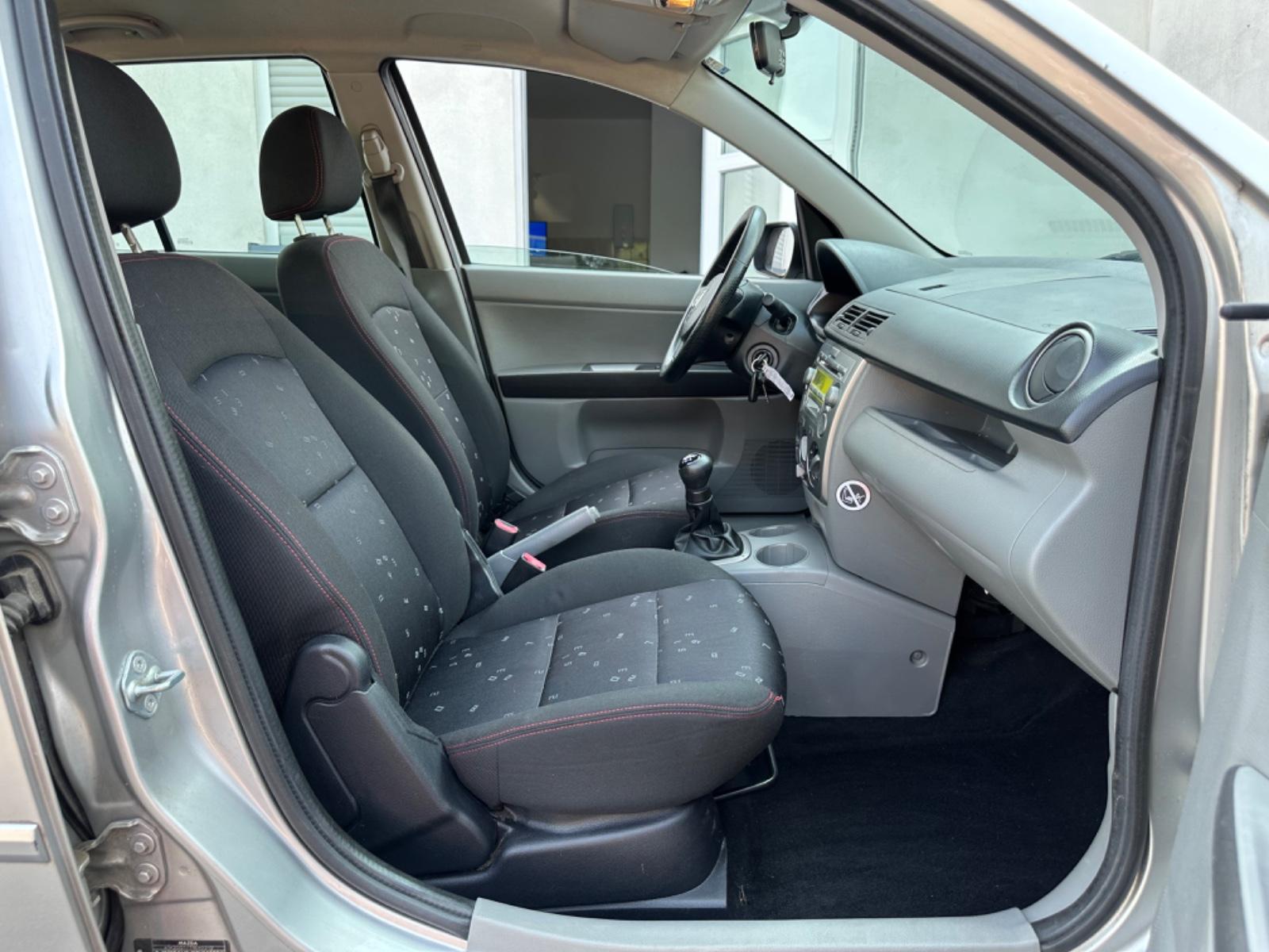 Mazda 2 Automatik 2.HD - Klima - Zahnriemen & TÜV NEU