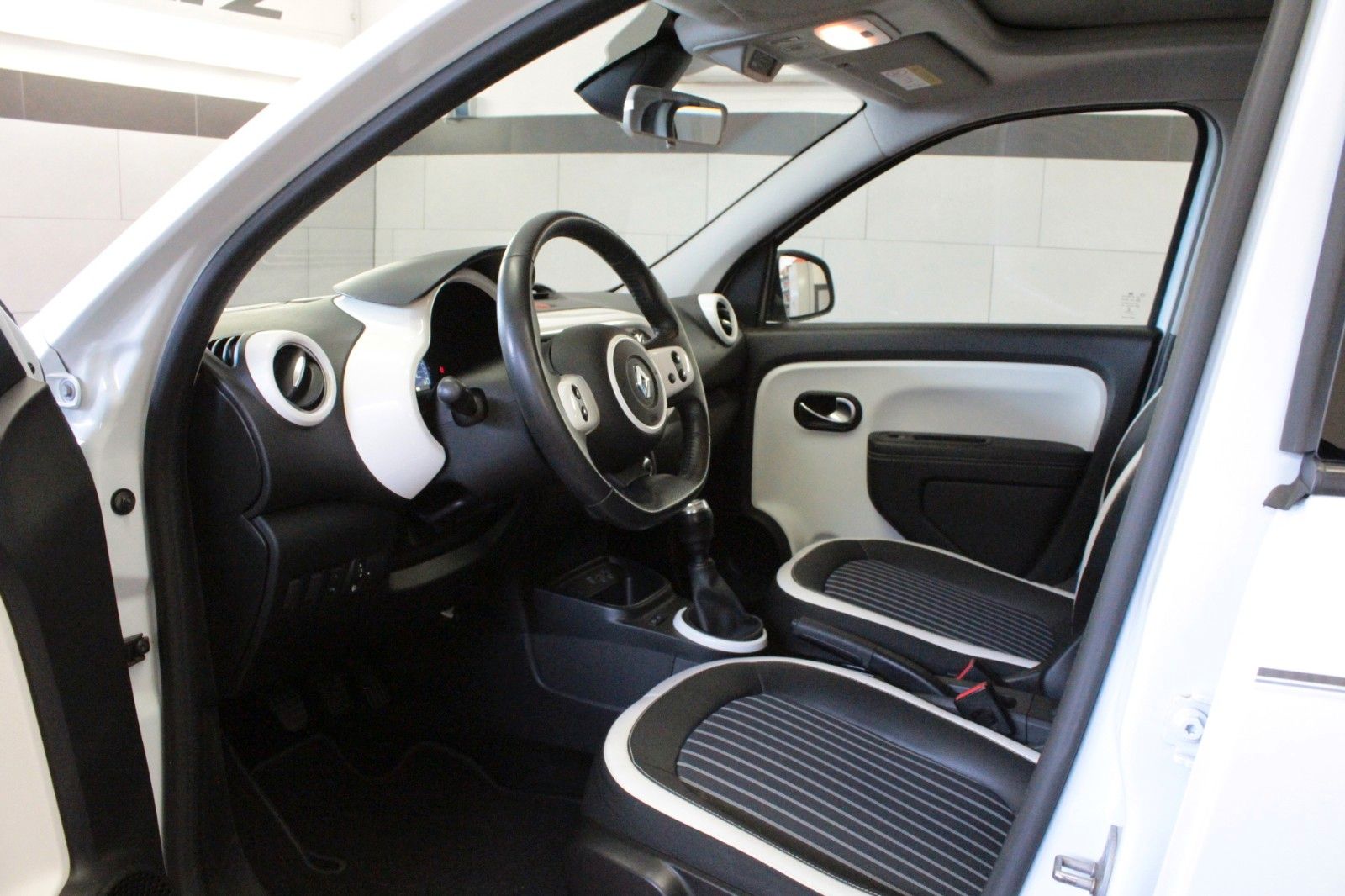 Fahrzeugabbildung Renault Twingo SCe65 Intens*Easy Link*Faltdach*