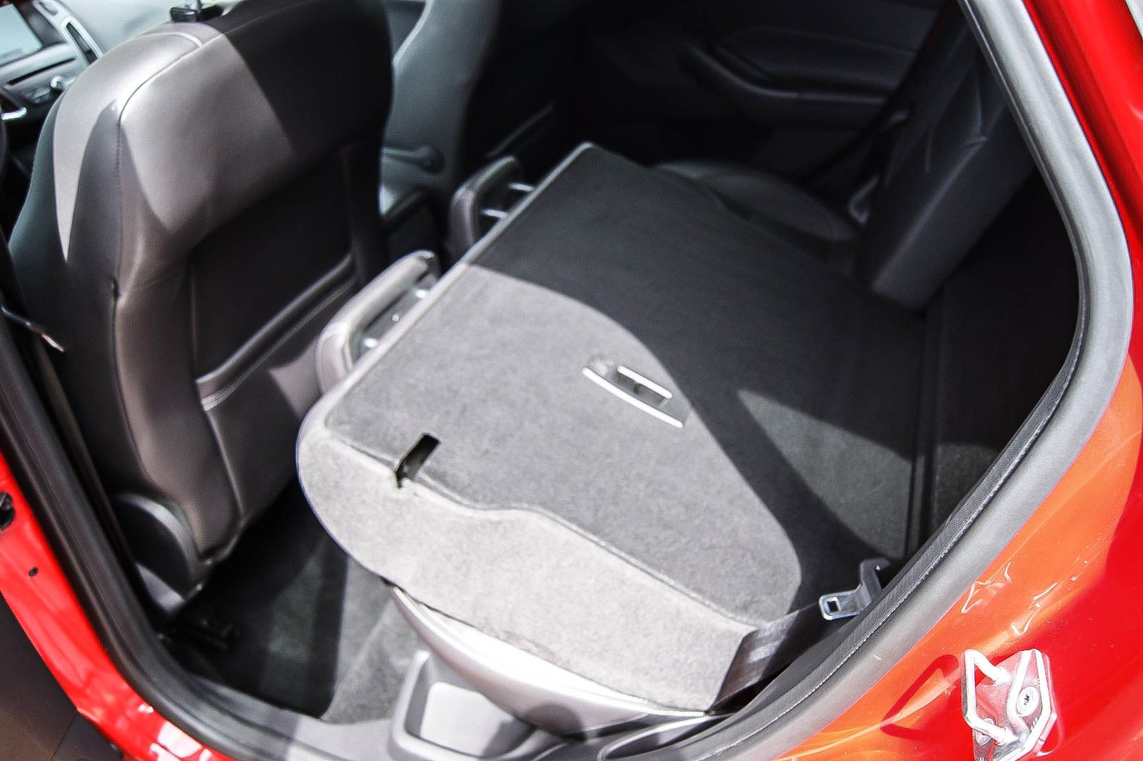 Fahrzeugabbildung Ford Focus Turnier 1.5 Titanium Aut RACEROT ACC STHZG