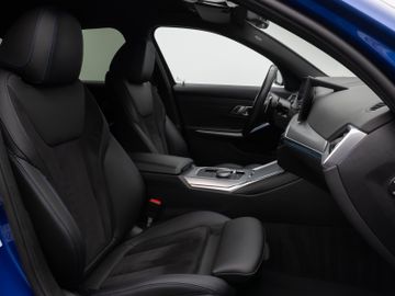 Fahrzeugabbildung BMW 330e Tour M Sport Komfortzugang Kamera 18"M LMR