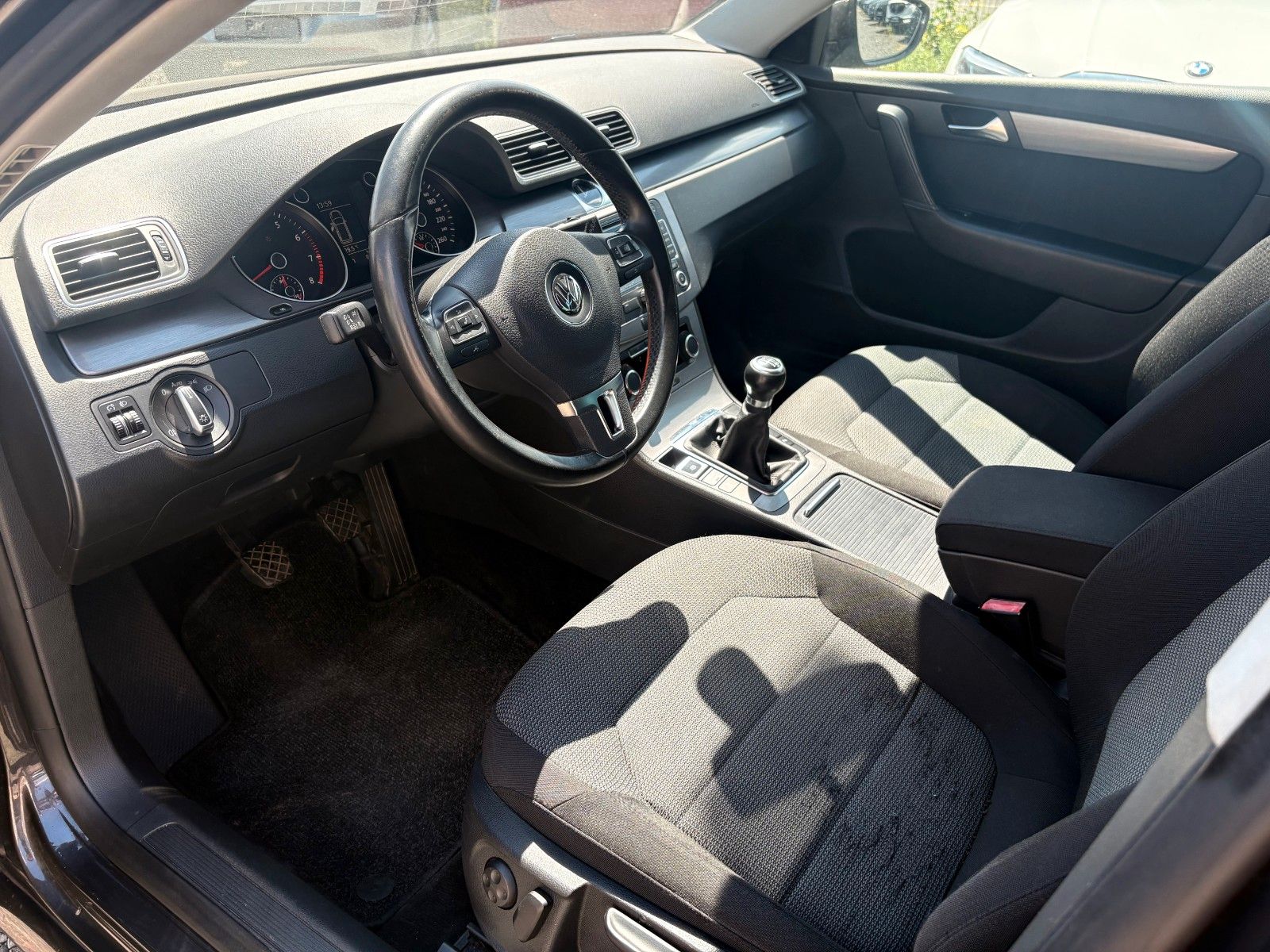 Fahrzeugabbildung Volkswagen Passat Variant 1.4 TSI Comfortline Navi PDC 2.HD