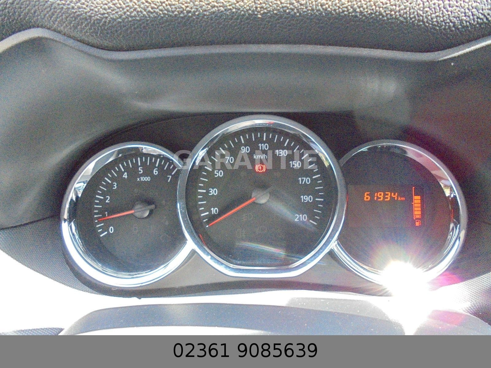 Fahrzeugabbildung Dacia Duster 1.6 Celebration 4x2 Klima/Navi/PDC/A H K/