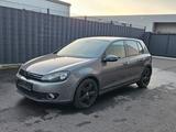 Volkswagen Golf VI 1,6 TDI Team Klimaaut. Sitzh. - Volkswagen Golf mit Diesel-Antrieb: Limousine, Vi Team