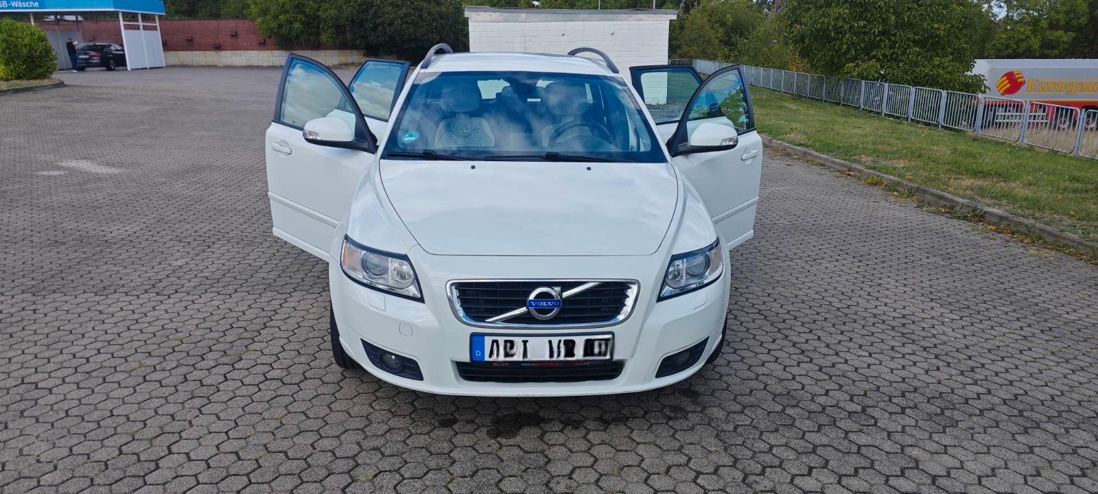 Volvo V50, 2011