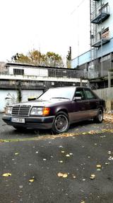 Mercedes-Benz Mercedes W124 220E Saisonfahrzeug 4/10 - Mercedes-Benz 220: W124
