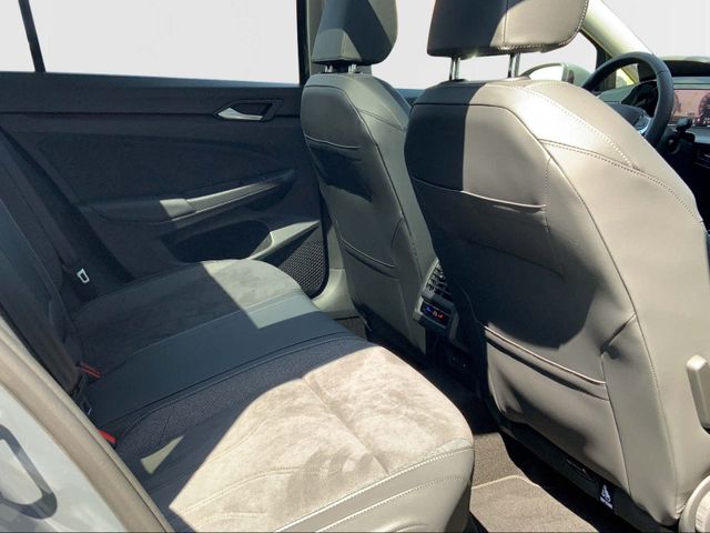 Golf VIII 1.5 eTSI Business, Navi, AHK, Pano.