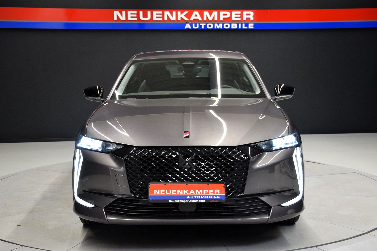 Fahrzeugabbildung DS Automobiles DS4 Performance Line Kamera Sitzheizung