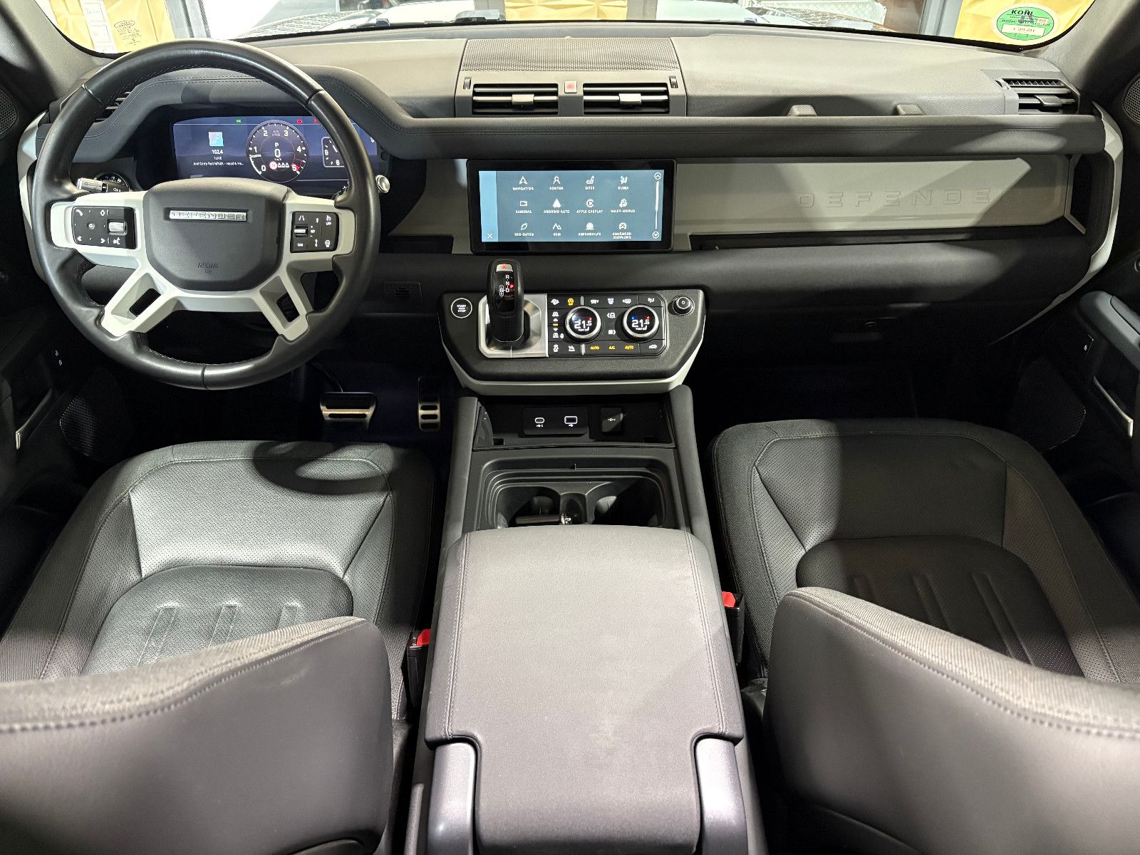 Fahrzeugabbildung Land Rover Defender 110 S/360°/NAVI/PANO/APPLE/ACC/SHZ