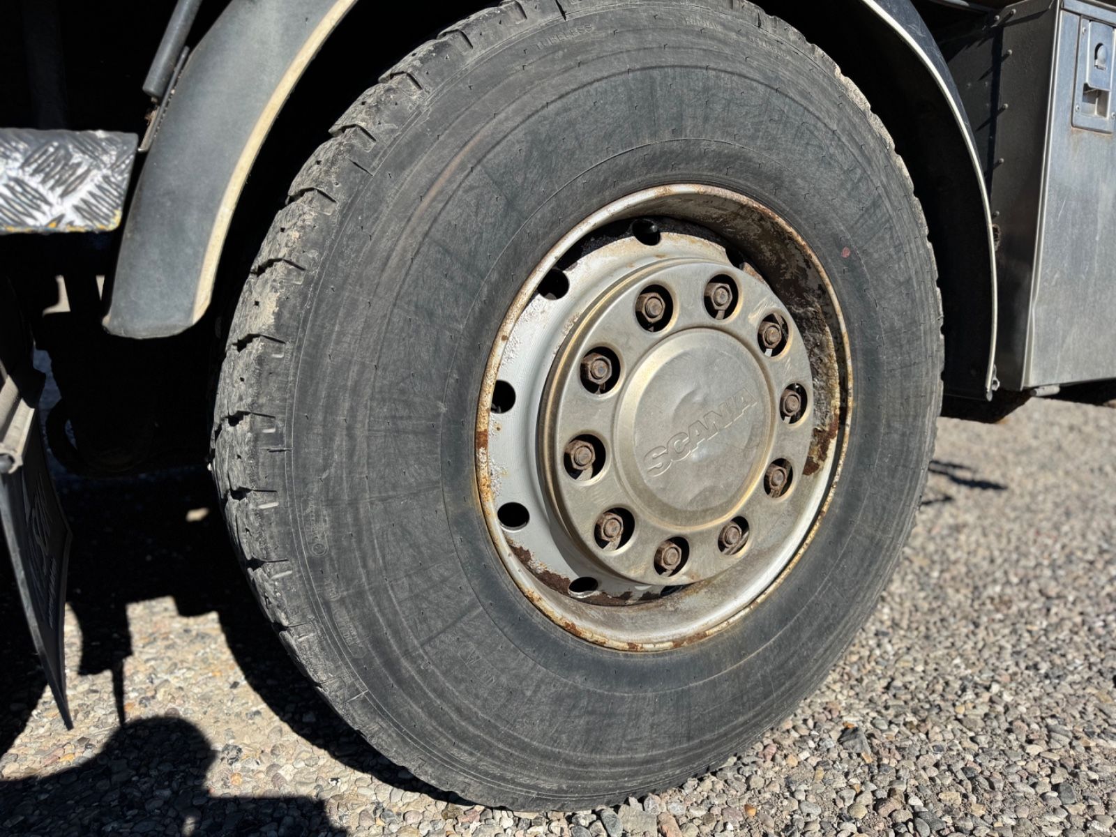 Fahrzeugabbildung Scania 144G 460