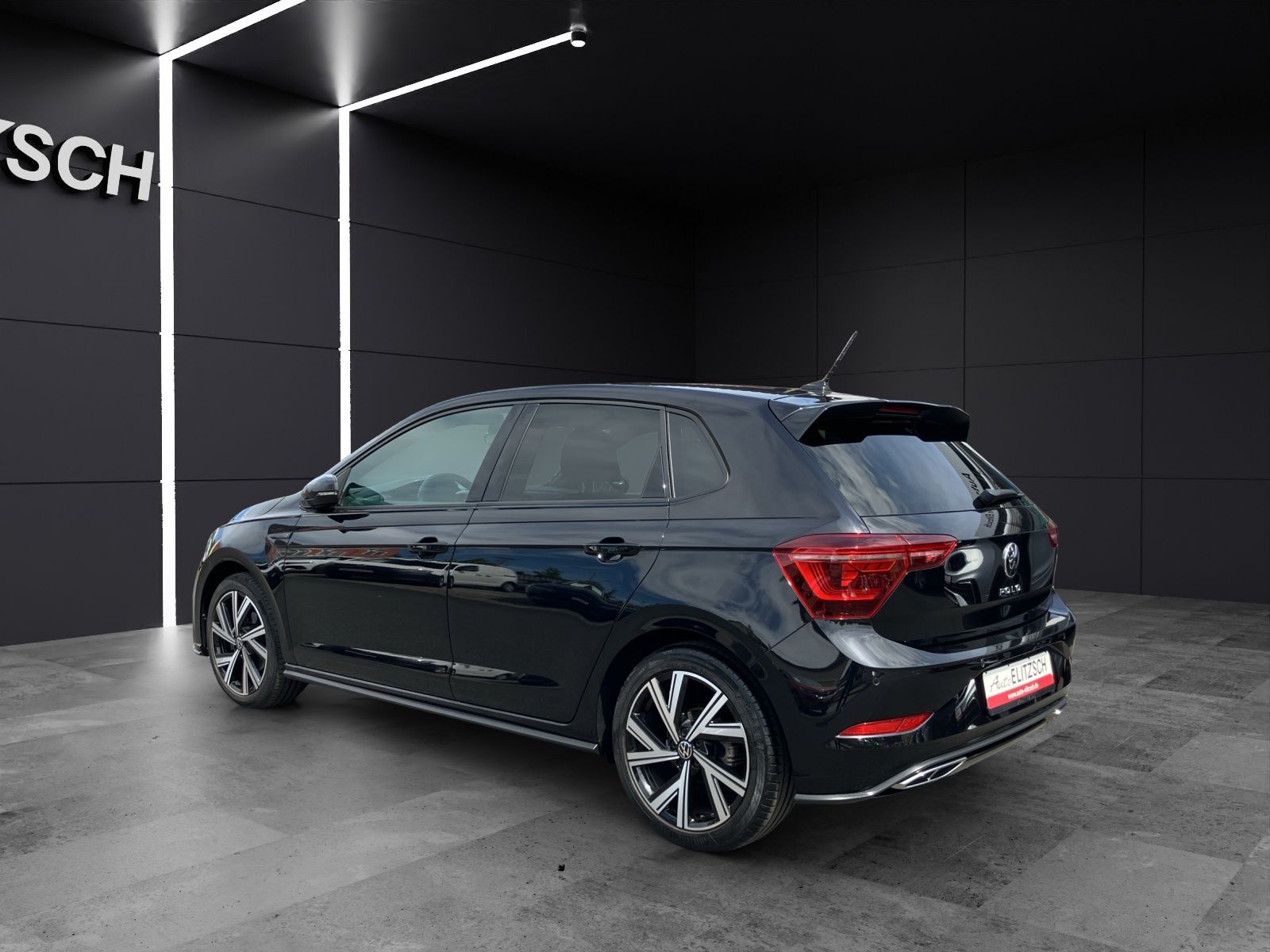 Fahrzeugabbildung Volkswagen Polo TSI R-line DSG Matrix AID RFK SH LM