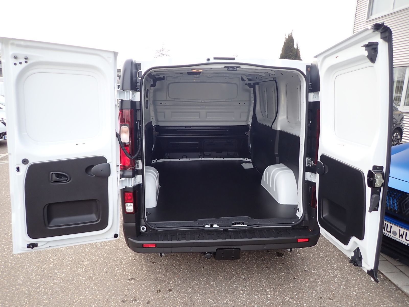 Fahrzeugabbildung Renault Trafic 3,0t BLUE dCi 130 L1H1 KOMFORT/BOTT-PAKET