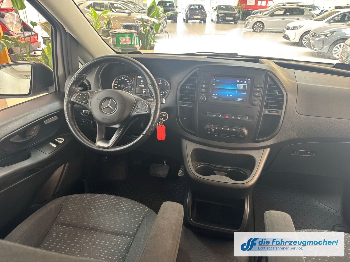 Fahrzeugabbildung Mercedes-Benz Vito Tourer 119 CDI 4x4 lang Navi LED Blendfrei
