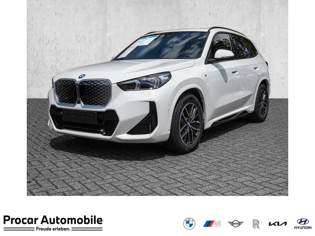 BMW iX1
