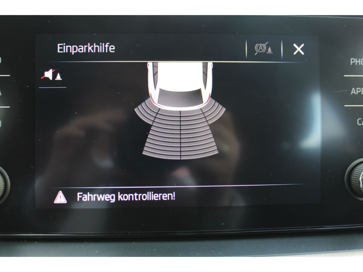 SKODA Scala Style 1.0 TSI LED GRA CarPlay StHzg DAB PD - Image 24