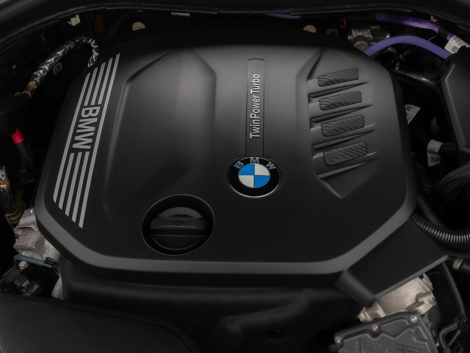 Fahrzeugabbildung BMW 520d Luxury Line Kamera DAB HiFi WLAN Alarm 19"
