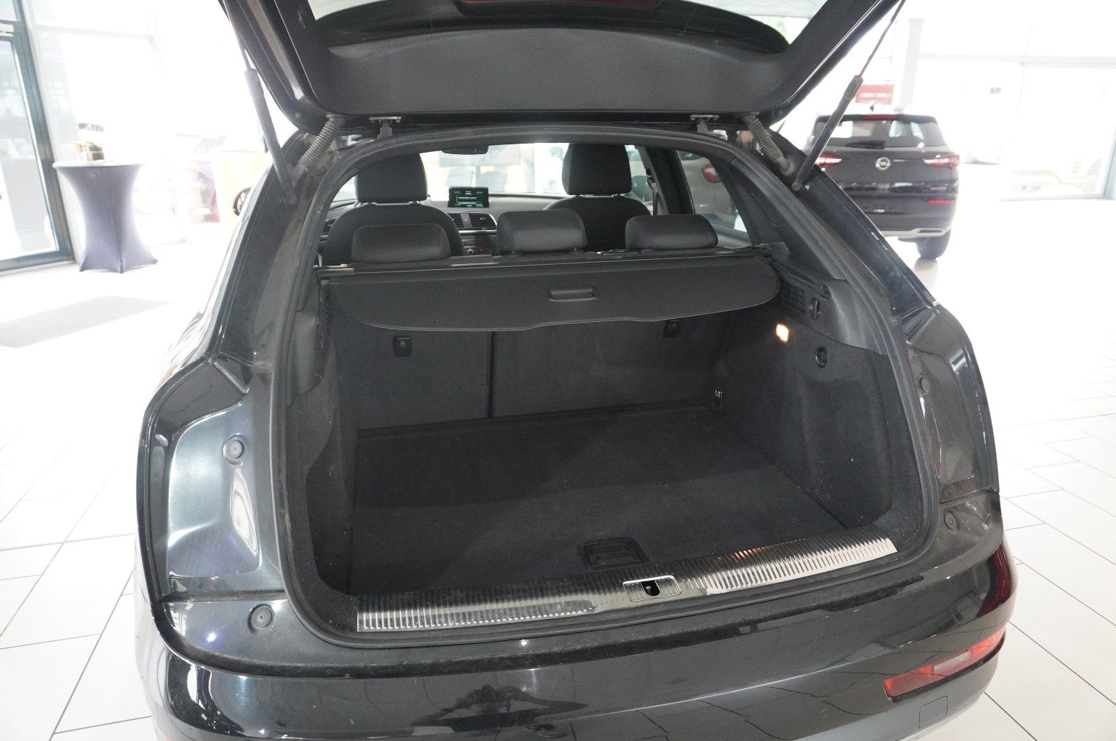 Fahrzeugabbildung Audi Q3 1.4 TFSI DESIGN S-TRONIC NAVI/SHZ/PDC/AHK