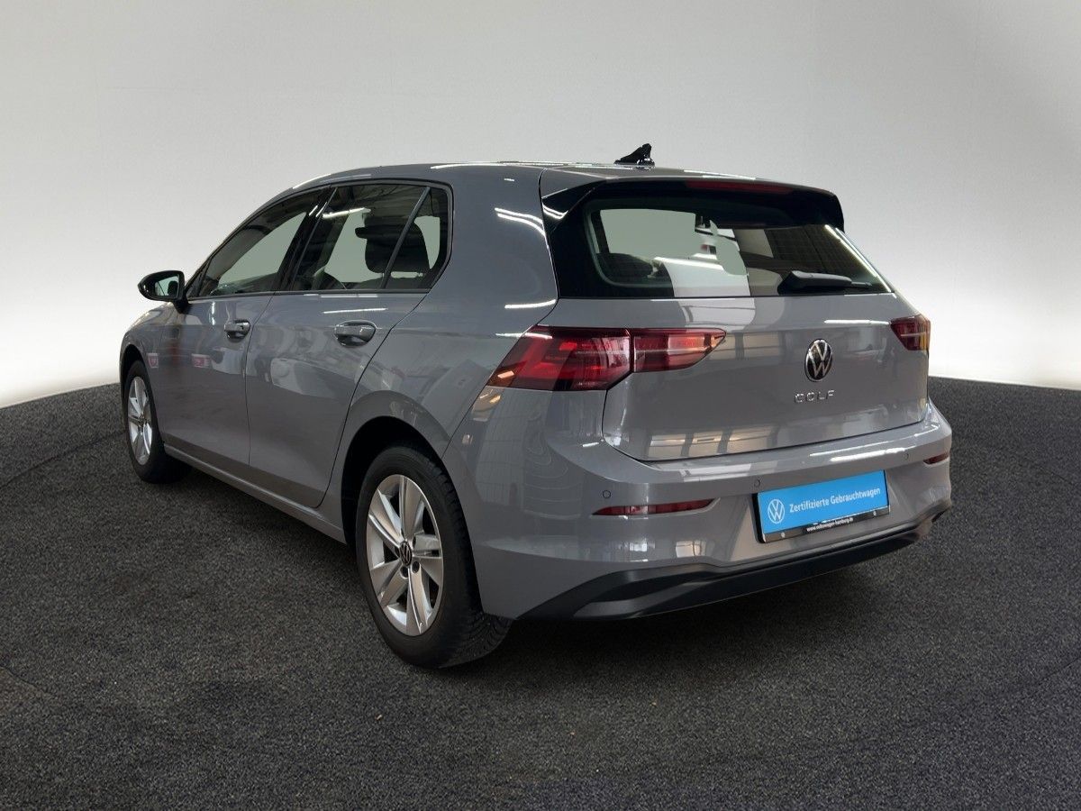 Volkswagen Golf VIII 1.5 TSI Life Panorama Matrix Rear View foto 3