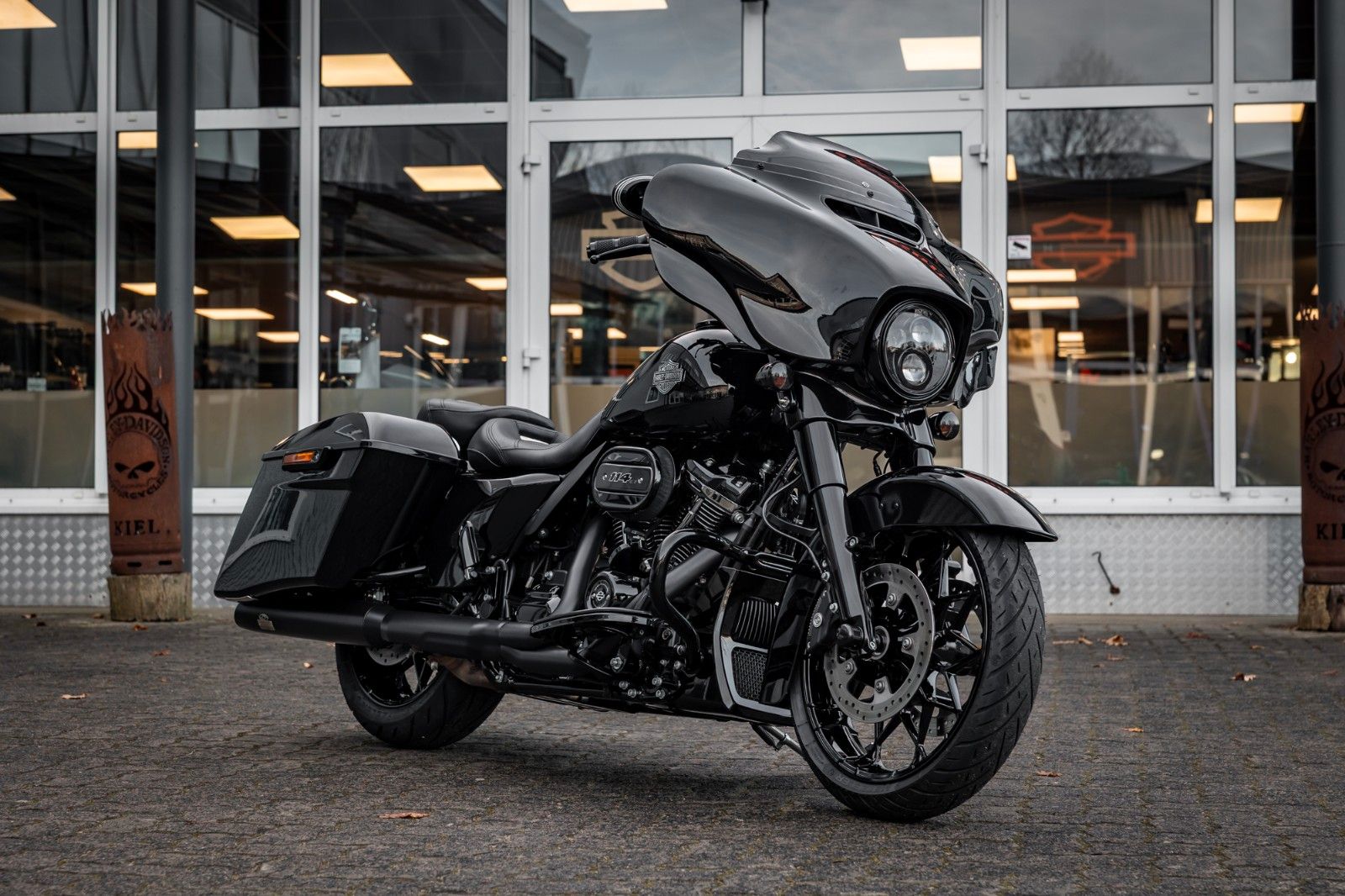 Fahrzeugabbildung Harley-Davidson FLHXS STREET GLIDE SPECIAL 114 CUI - JEKILL -