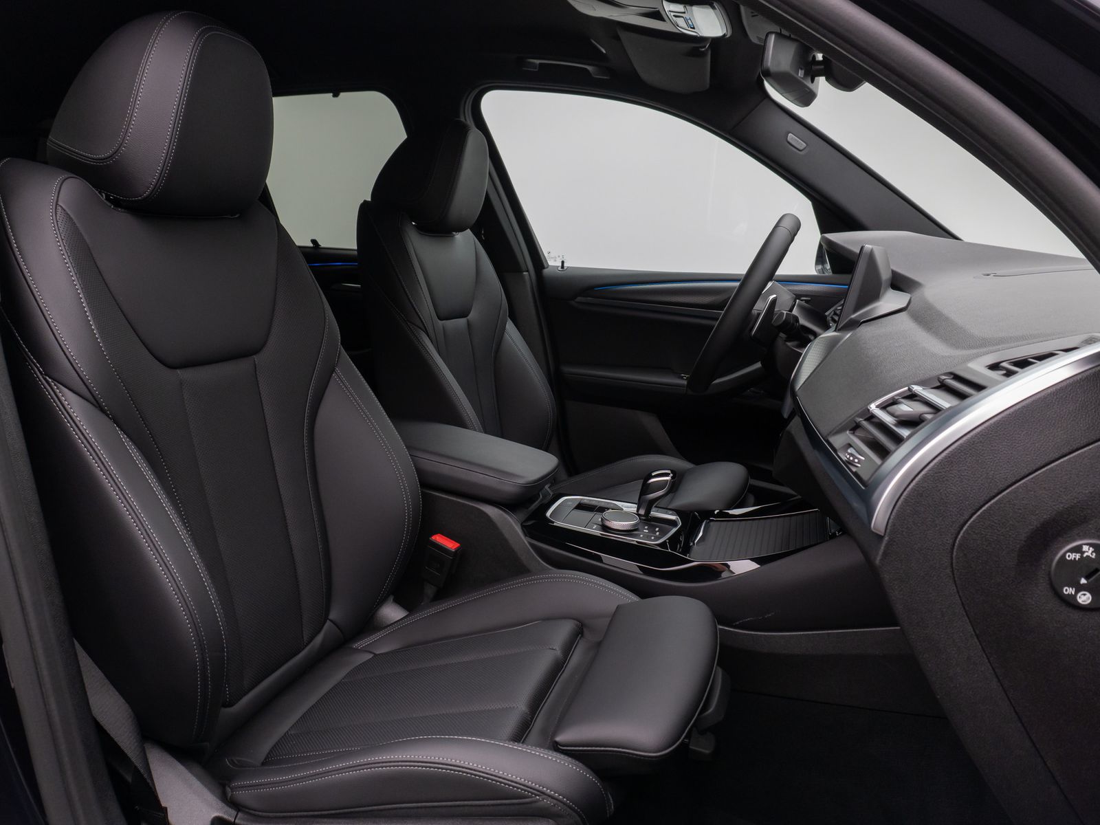 Fahrzeugabbildung BMW X3 xD30e M Sport Kamera DAB DrivAssis LED 20Zoll